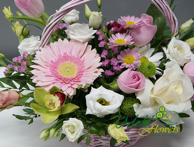 Basket with Light Pink Roses and Gerbera photo